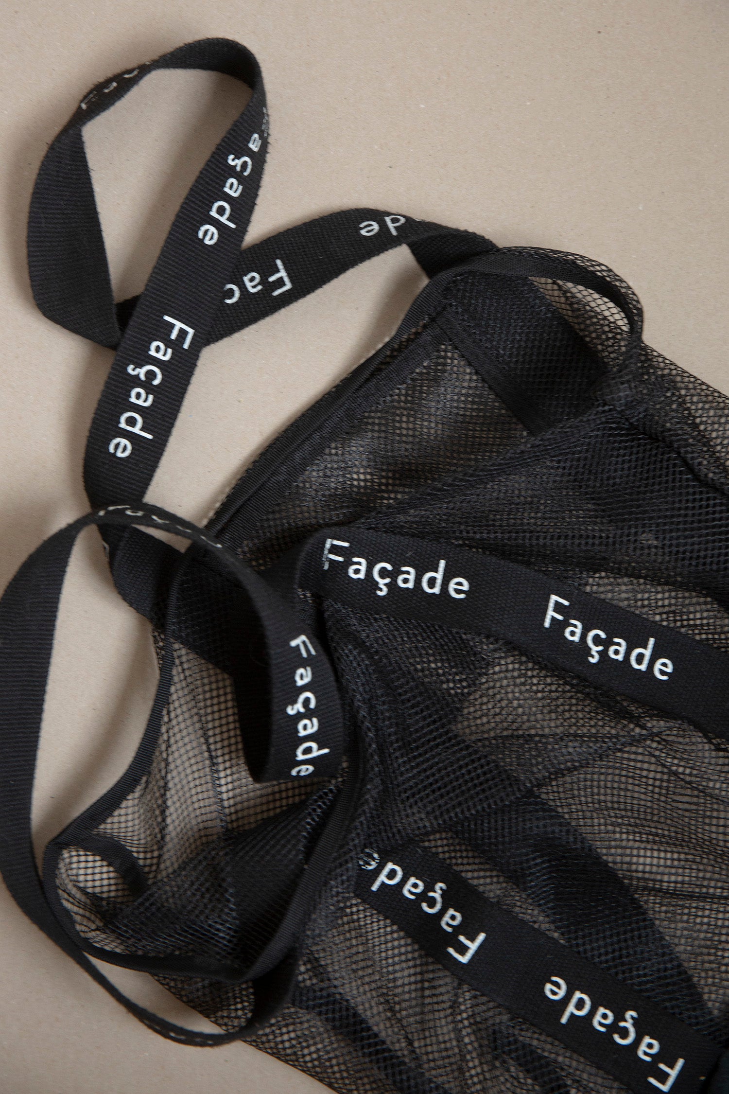 Facade tote bag - black