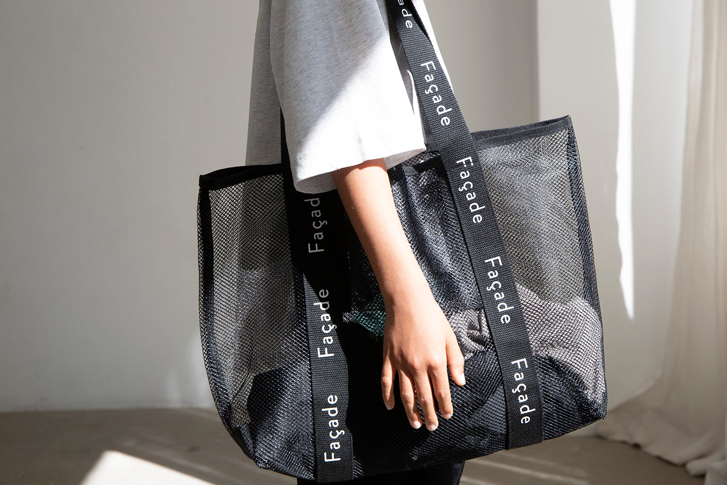 Facade tote bag - black